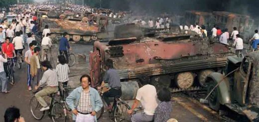 Китайцев 32 года заставляют забыть забыть о бойне на майдане Тяньаньмэнь