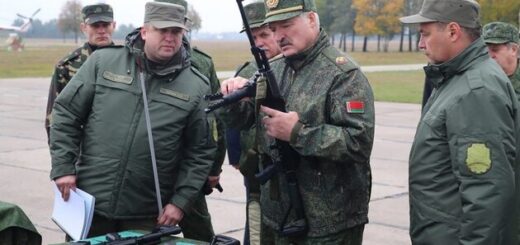 Лукашенко бряцає зброєю біля кордону України