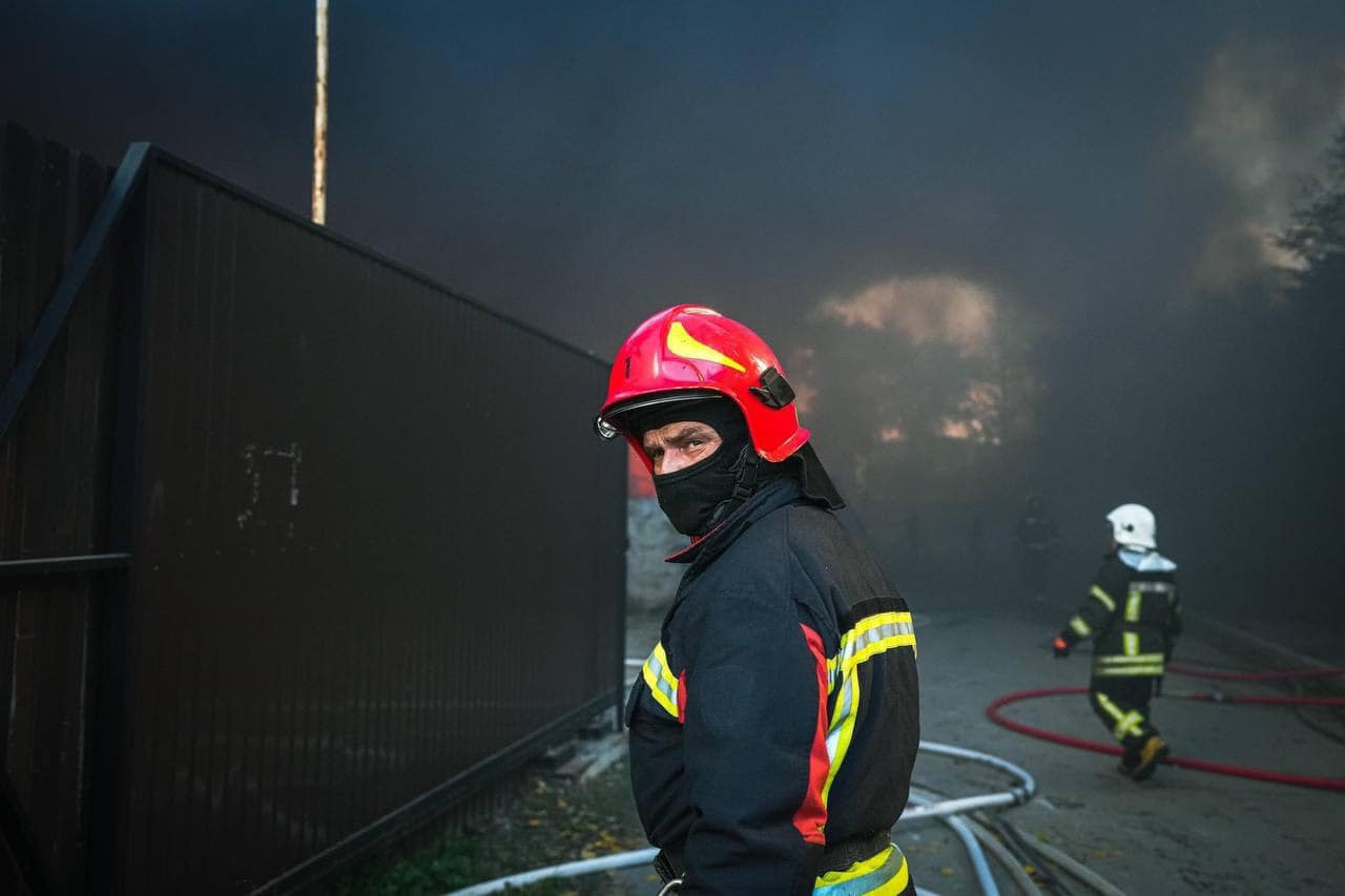 На даний момент вже є дані про 10 загиблих внаслідок ракетних обстрілів російських загарбників - глава МВС