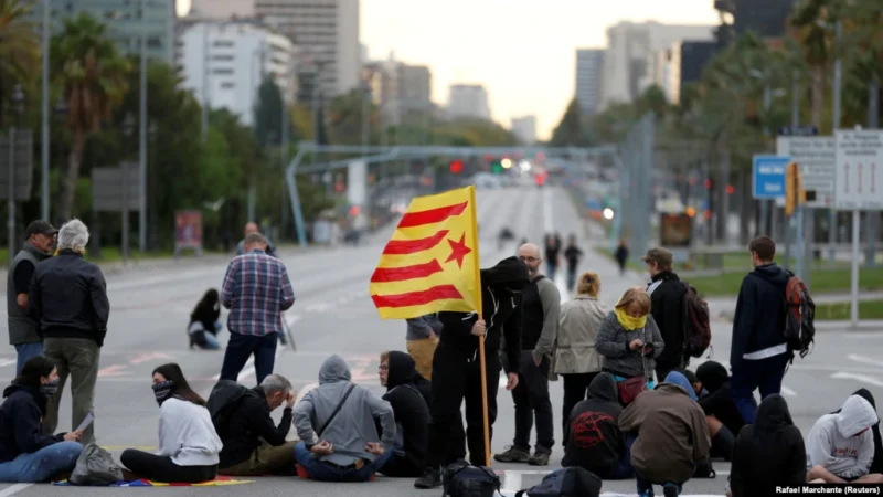 Акции каталонских сепаратистов время от времени проходят до сих пор. Барселона, март 2021 года