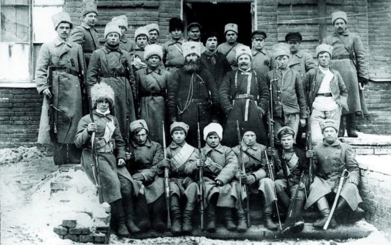 В январе 1918 года большевики впервые захватили Киев и все три недели, пока город был в их власти, грабили и убивали местных жителей