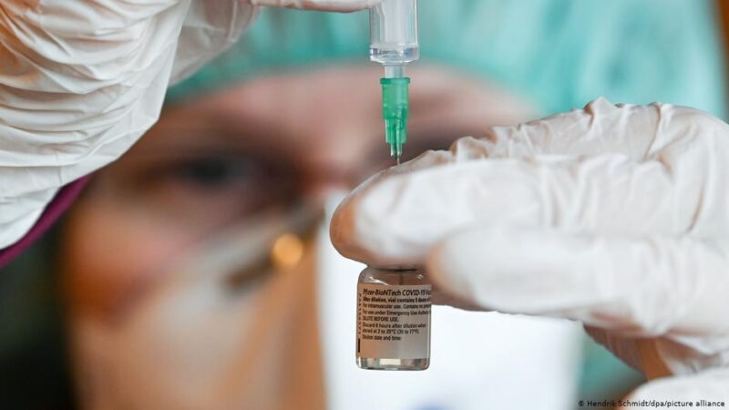 Вакцина від коронавірусу компаній BioNTech та Pfizer