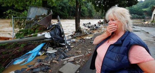 Катастрофічна повінь у Німеччині: що розповідають ті, хто пережив цей жах