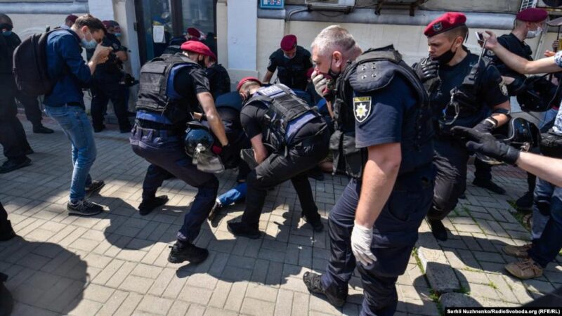 Що не так із процедурою затримання в Україні