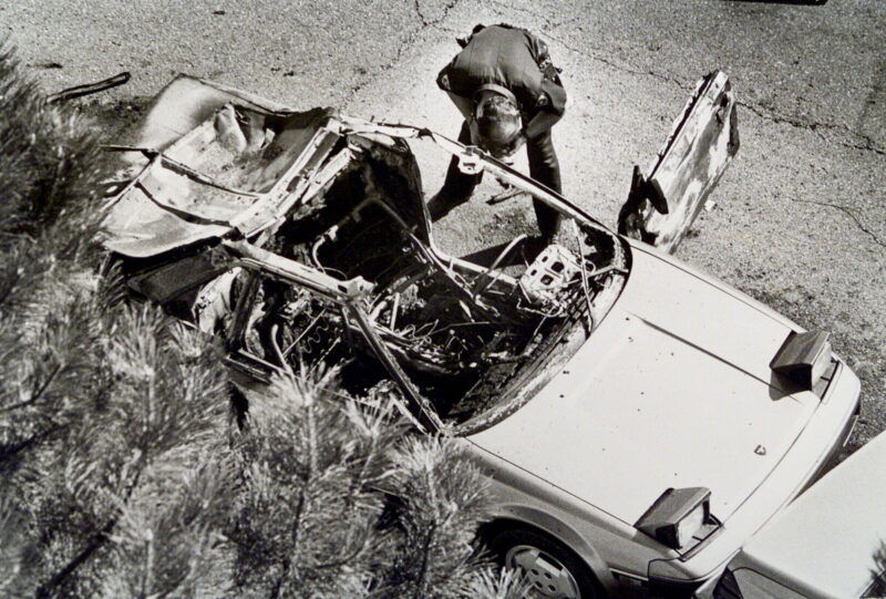 Машина Марка Хофманна после взрыва Фото Deseret News