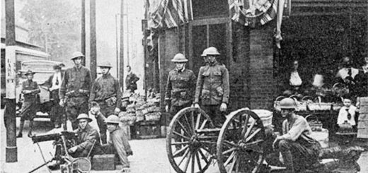 Военные охраняют деловой район афроамериканцев в Омахе, штат Небраска, после расовых беспорядков. Сентябрь 1919