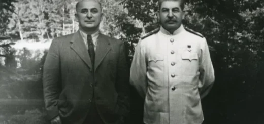 Лаврентий Берия и Иосиф Сталин.