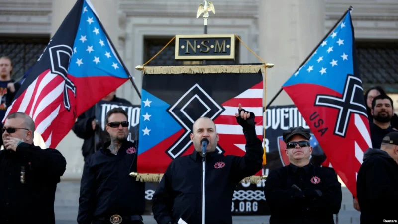 Культовая фигура фашизма: почему американские нацисты так любят Путина