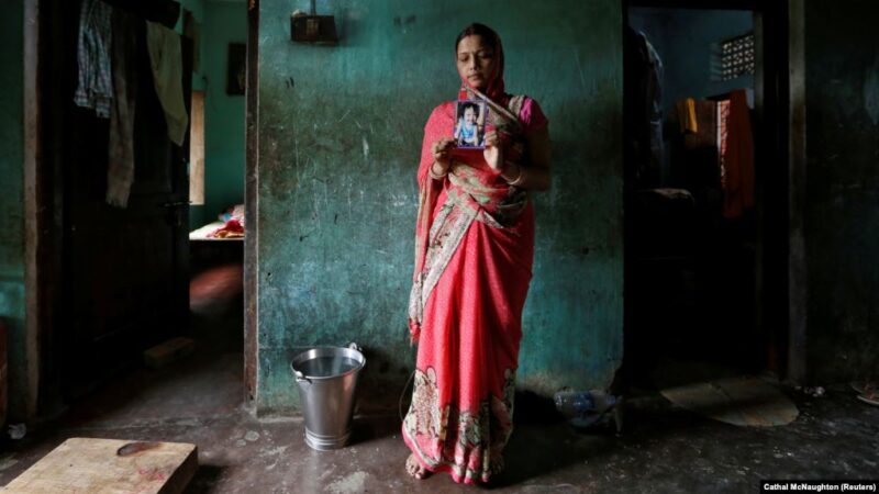 Пропавшие, замученные, "нежелательные". Почему в Индии убивают девочек