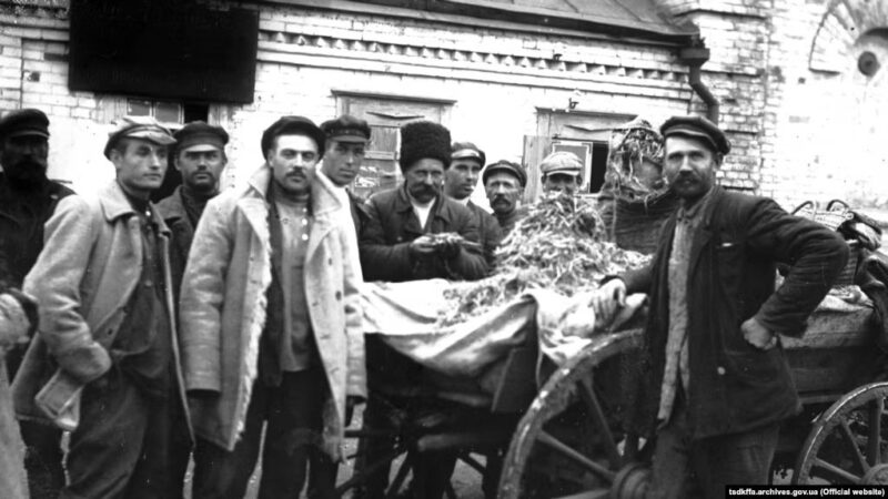 Як вбивали українців у 1932-33 роках: оприлюднено 171 новий документ про вилучення зерна і масштаби Голодомору