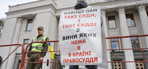 Плёночный скандал в Окружном административном суде Киева. Фото: Ярослав Дебелый, Владимир Гонтар