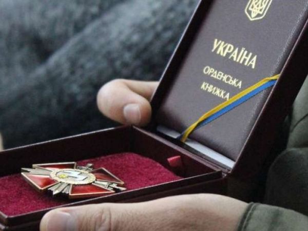 Скандал с награждением бойцов: "совок" и показуха снова возвращаются в украинскую армию?