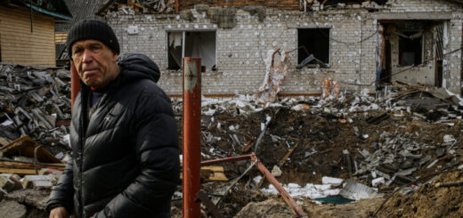 Разрушенный во время оккупации дом в Черниговской области. Фото: Стас Юрченко, Ґрати