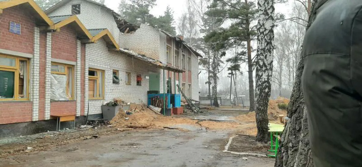 Школа, в подвале которой российские военные на протяжении месяца удерживали жителей села Фото: личный архив Юлии