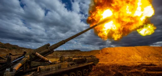Российские захватчики используют артиллерийские установки «Малка», 4 мая 2022 года. Фото: EYEPRESS / Reuters 
