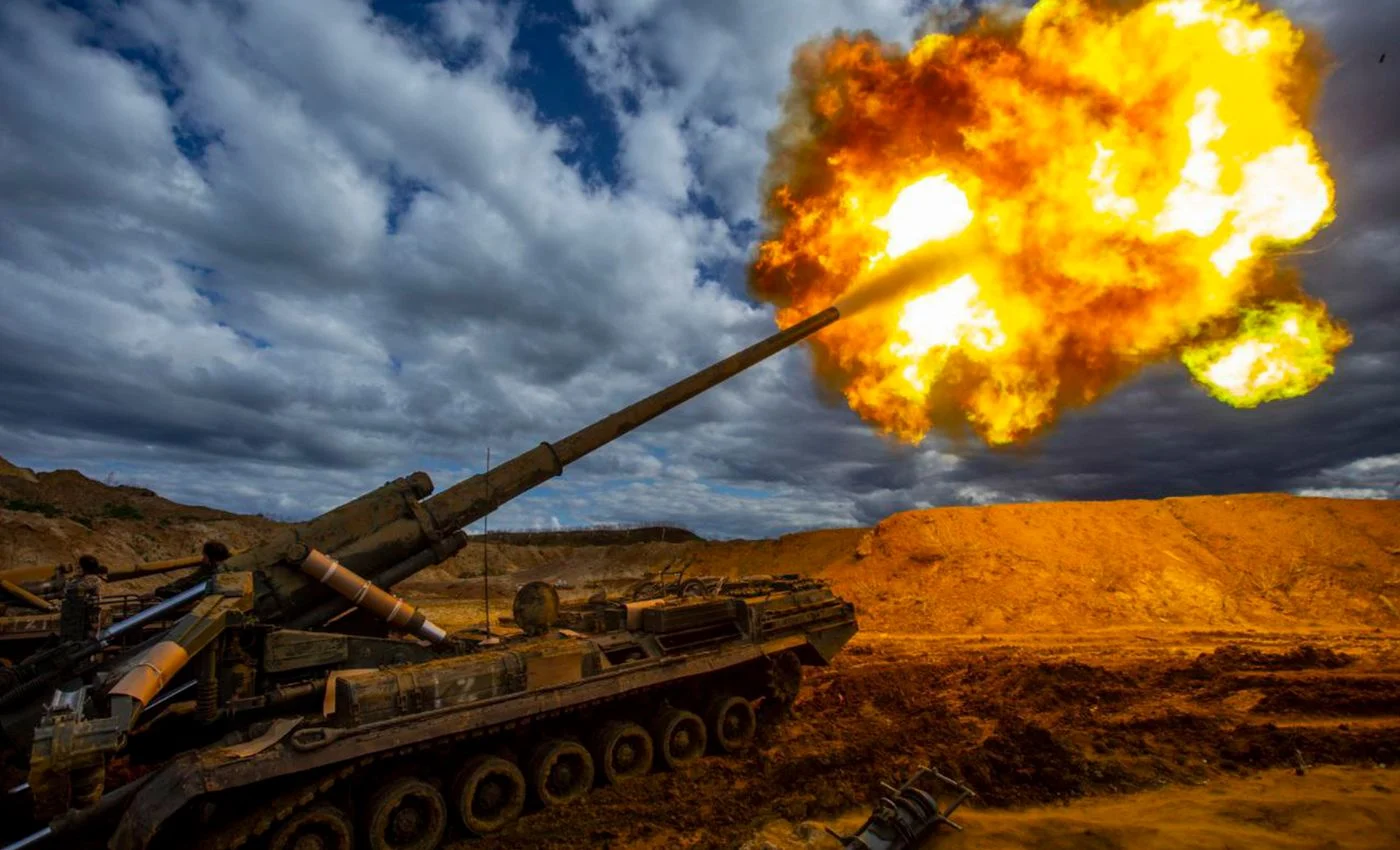 Российские захватчики используют артиллерийские установки «Малка», 4 мая 2022 года. Фото: EYEPRESS / Reuters 
