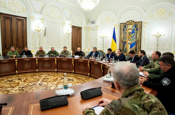 Украина готовится ввести военное положение из-за захвата Россией кораблей военного флота