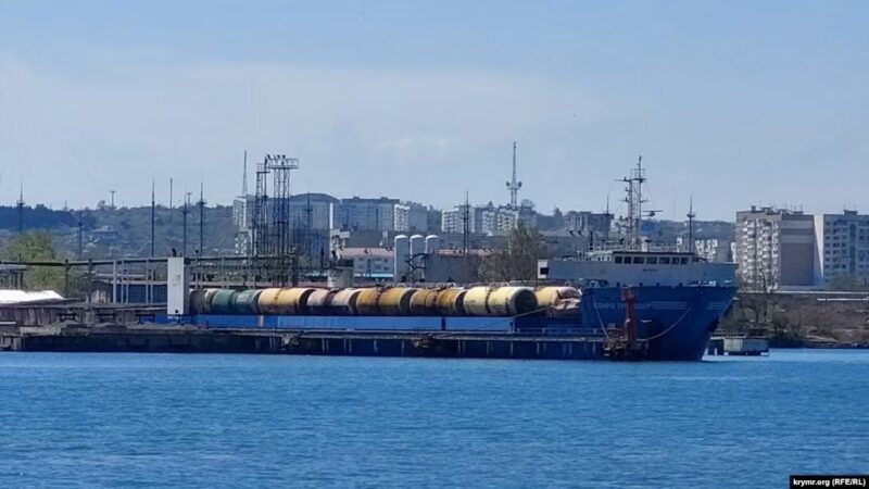 Путынська Росія вдається до різних хитрощів, щоб приховувати заходи суден у порти Криму. Як Україна викриває їх