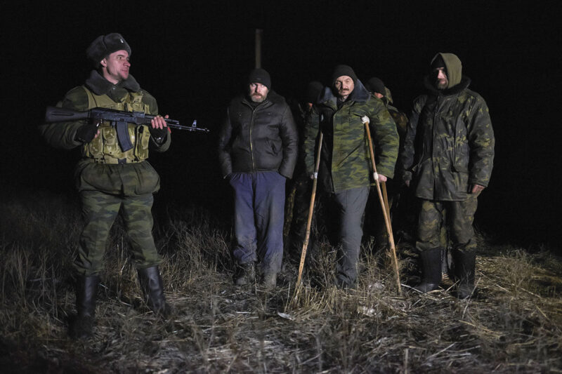 Бизнес на заложниках: как устроен "рынок" торговли пленными у российских боевиков на Донбассе