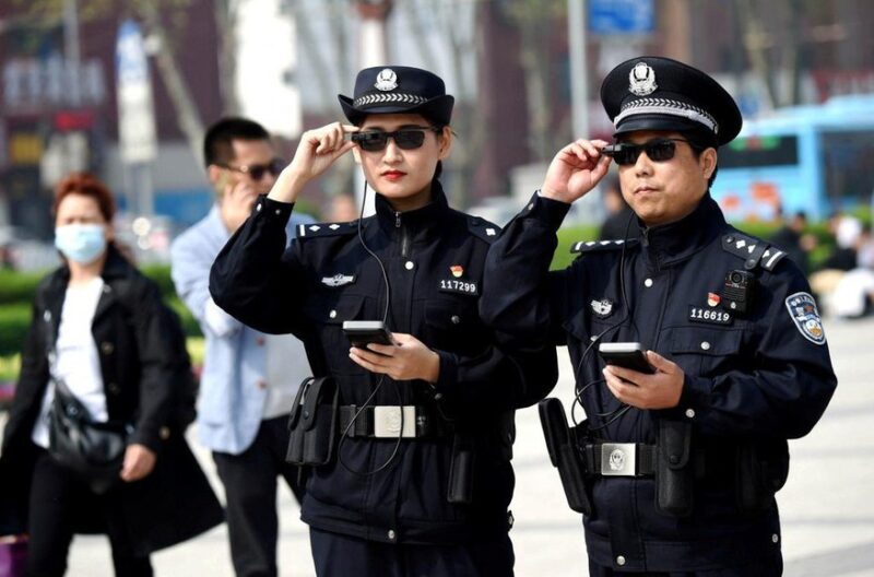 Как Китай создал свои полицейские станции по всему миру чтобы везде преследовать инакомыслящих