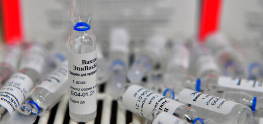 Афера с российской вакциной может стоить жизни тысячам людей