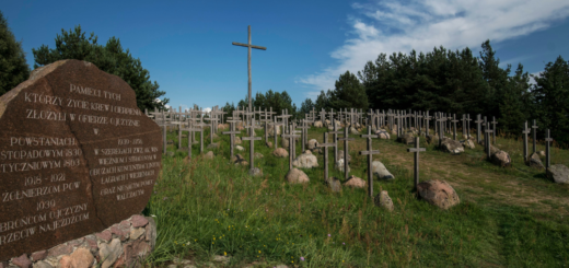 Монумент жертвам Августовской облавы в Гибах. Источник: агентство Wschód / Forum