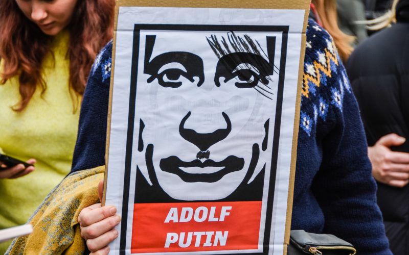 Ірраціональність політики ядерного шантажу путінської Росії