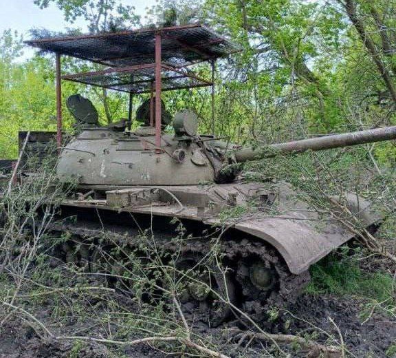 Двойной "козырёк" на советском Т-54 - от тандемной кумулятивной боевой части!