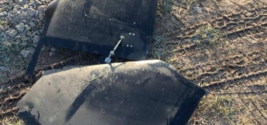 Фото уламків збитих над Києвом чорних дронів