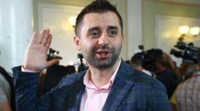 Голова фракції "Слуга народу" дав сигнал всім українцям, що маніпуляції з грошима в офшорах це не погано