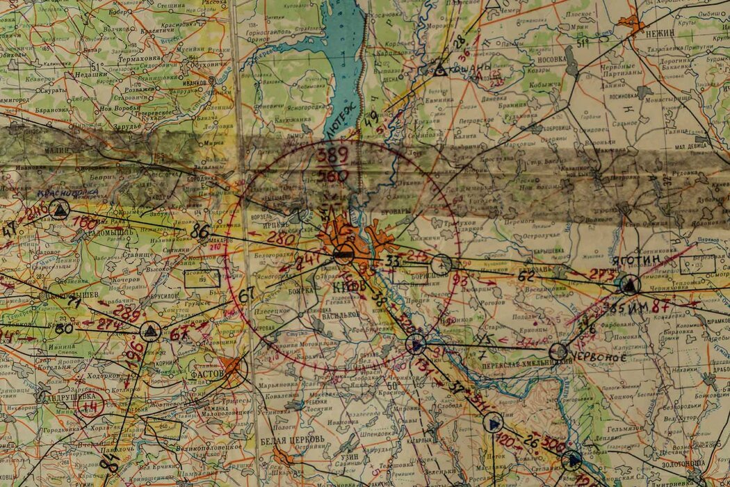 Карта радянської доби сучасної України, Білорусі та Росії, знайдена з поля битви.
