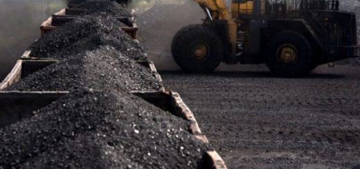 епонятно, как так выходит, что огромное количество угля из Беларуси в Украину выезжает, но не въезжает. Или государственное статистическое ведомство "не заметило" более 200 эшелонов с углем, которые пересекли северную границу страны?