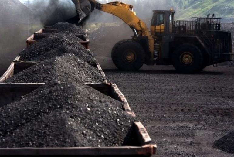 епонятно, как так выходит, что огромное количество угля из Беларуси в Украину выезжает, но не въезжает. Или государственное статистическое ведомство 