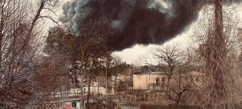 фото пожежі у Ворзелі під час війни зі Facebook-сторінки Ольги Оніщук.